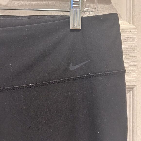 Nike Dri-Fit Ten Less Plastic Bottles One Legend Black Size Women’s Large - Picture 2 of 7